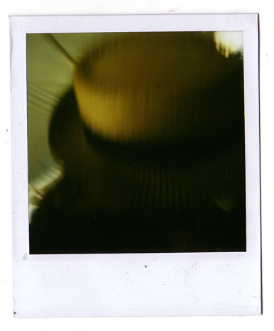 loading polaroid 043