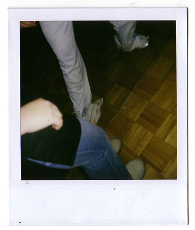 loading polaroid 048