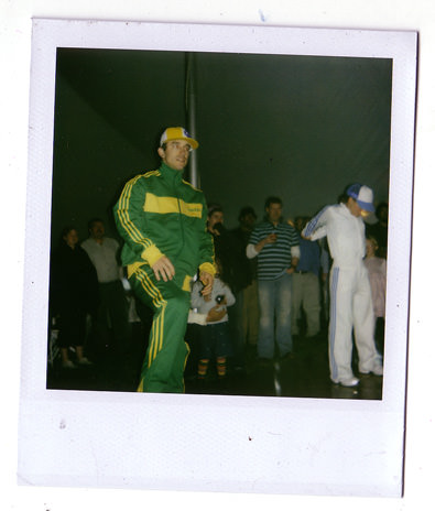 loading polaroid 049