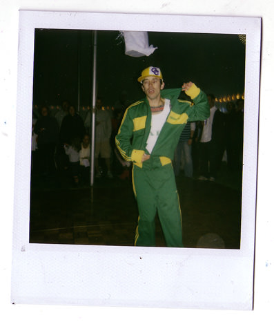 loading polaroid 051