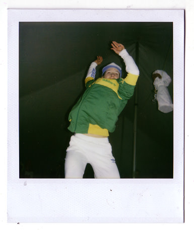 loading polaroid 052