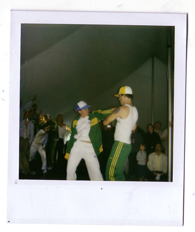loading polaroid 053
