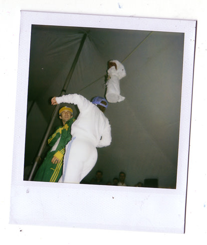 loading polaroid 054