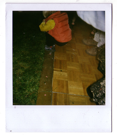 loading polaroid 056